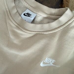 Nike Women’s crop Crewneck Sweater